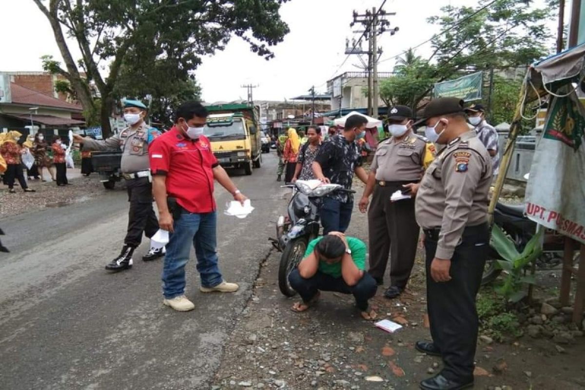 Polsek Salapian Langkat tindak warga yang tak patuh protokol kesehatan