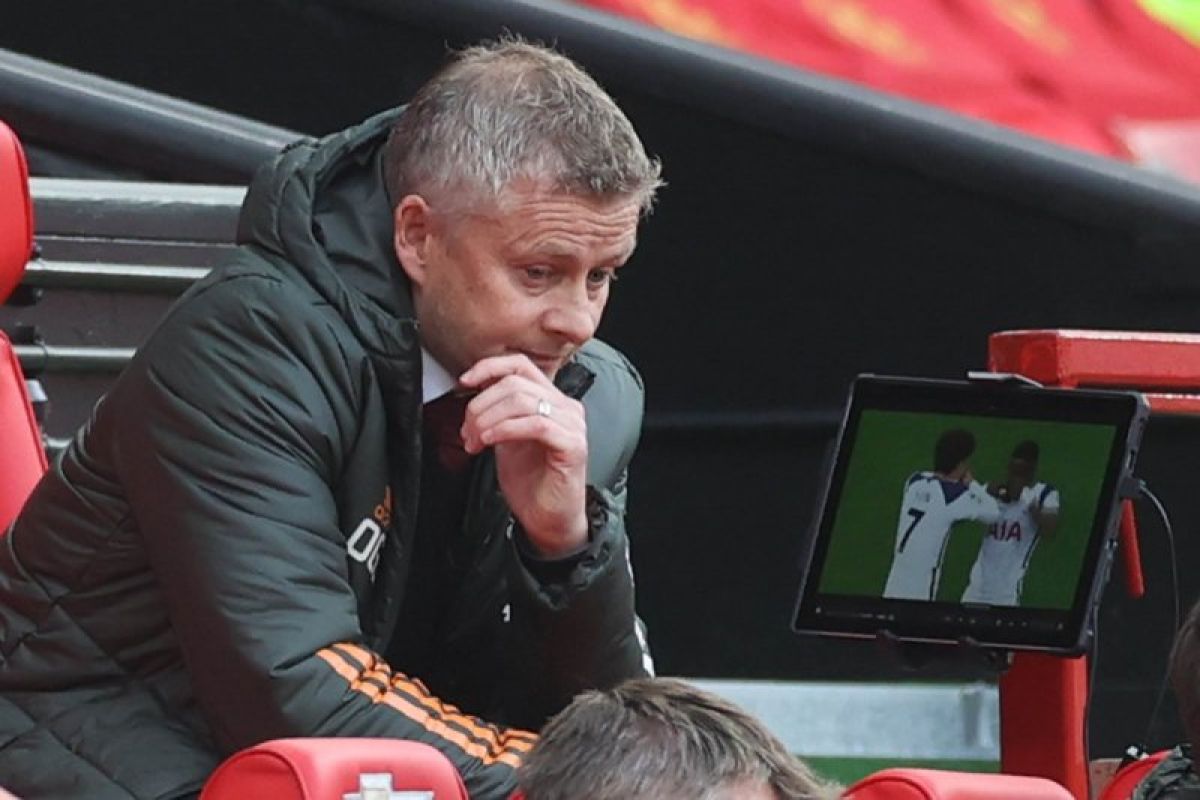 Puncaki klasemen Liga Inggris, Solskjaer  minta MU jangan cepat puas