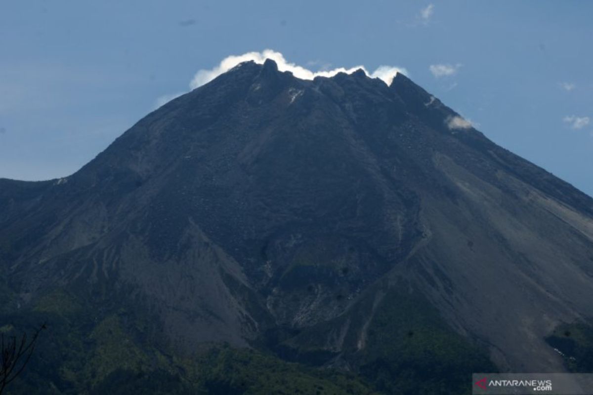 BPPTKG: Suara guguran terdengar sebanyak lima kali dari Gunung Merapi