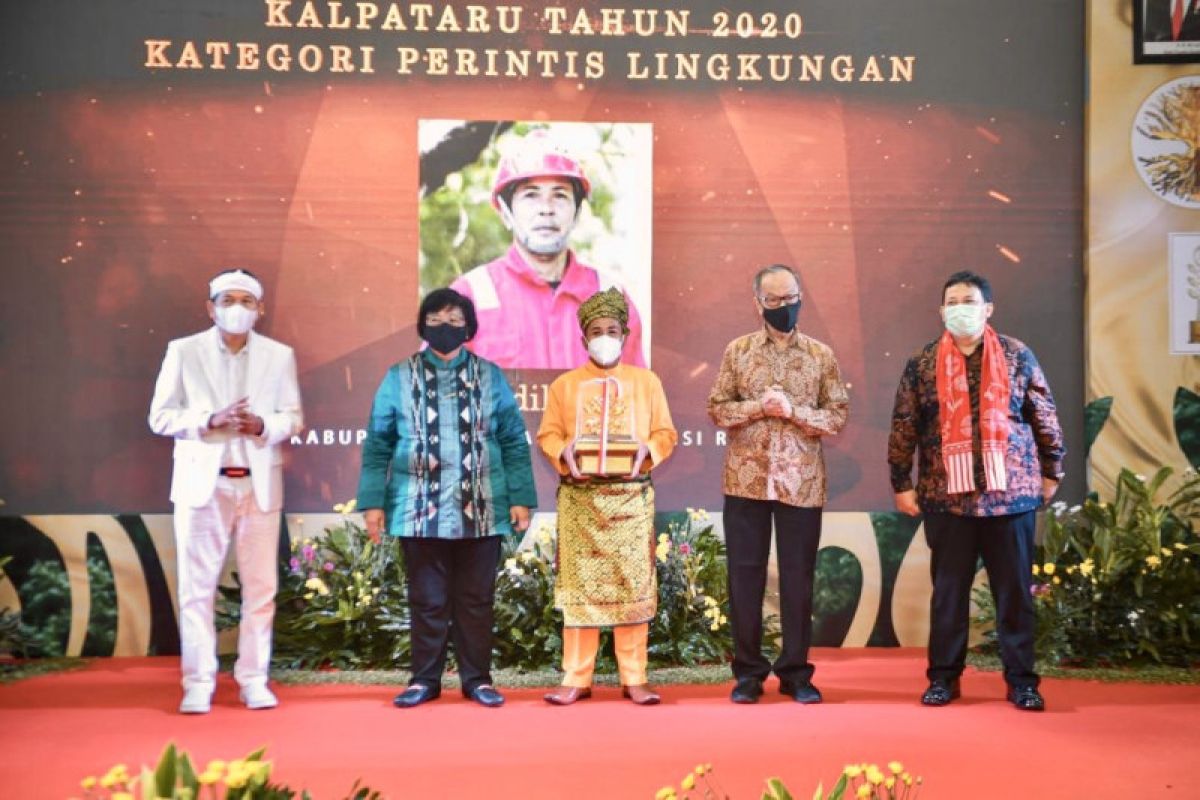 10 tokoh dan kelompok masyarakat terima Kalpataru 2020, termasuk dari Makassar