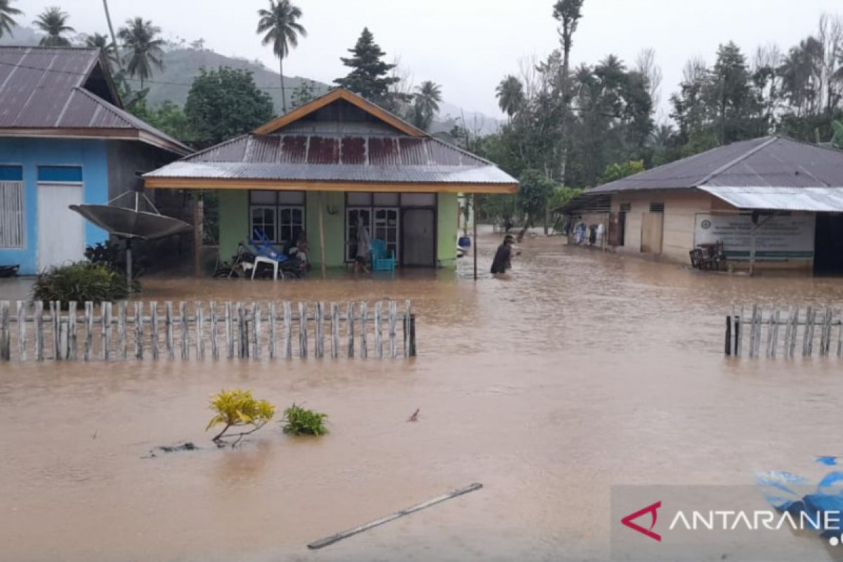 Sejumlah rumah di Gorontalo Utara hanyut diterjang banjir