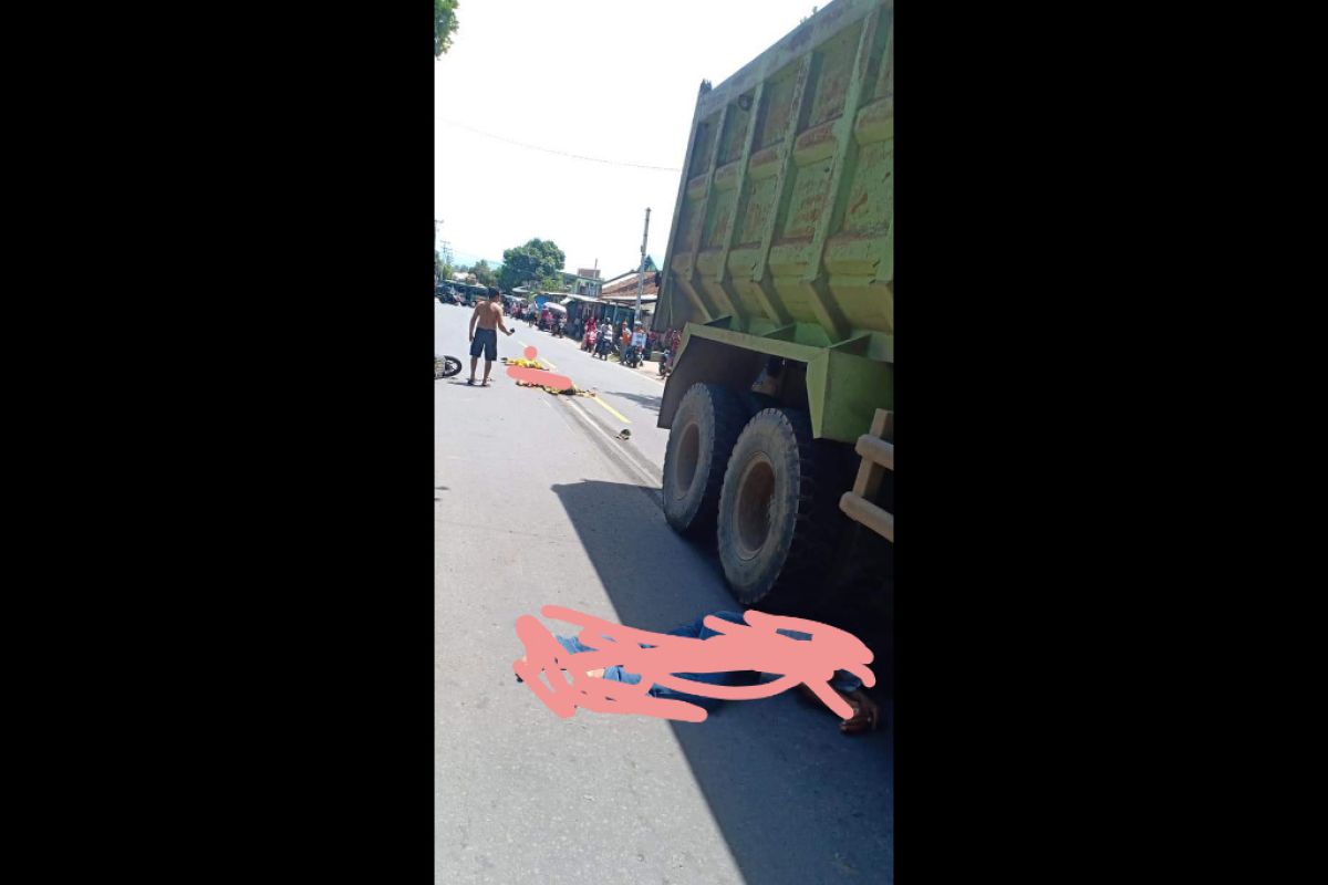 Ditabrak dump truk di Jalan Apitaik Lombok Timur, suami istri dan anak tewas di tempat