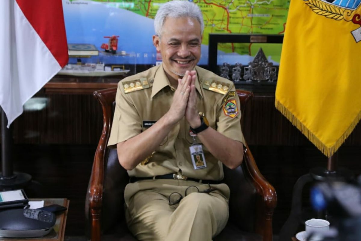 Gus Mus dan Ganjar minta kiai ikut menangani COVID di pesantren