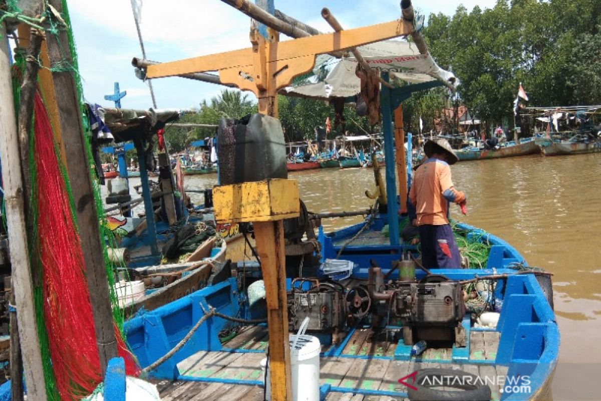 Nelayan Batang minta PLTU tertibkan pembuangan lumpur dermaga