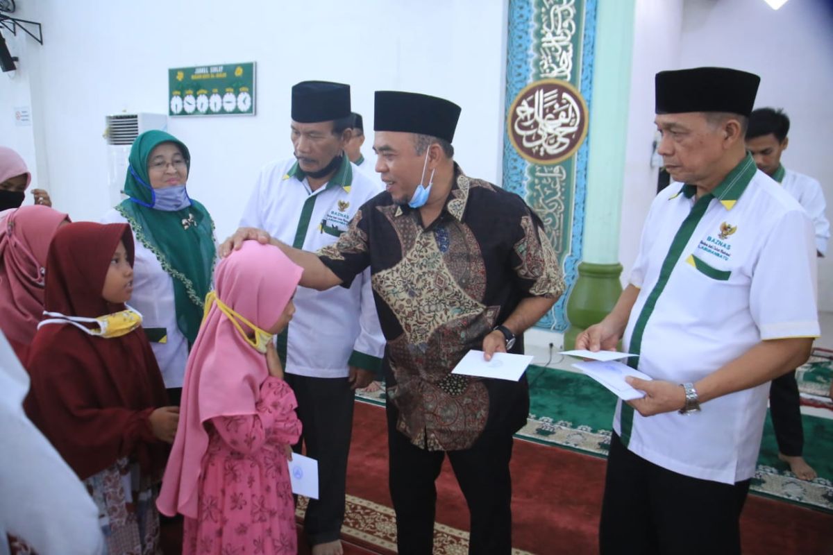 Pemkab Labuhanbatu kembali salurkan zakat melalui BAZNAS