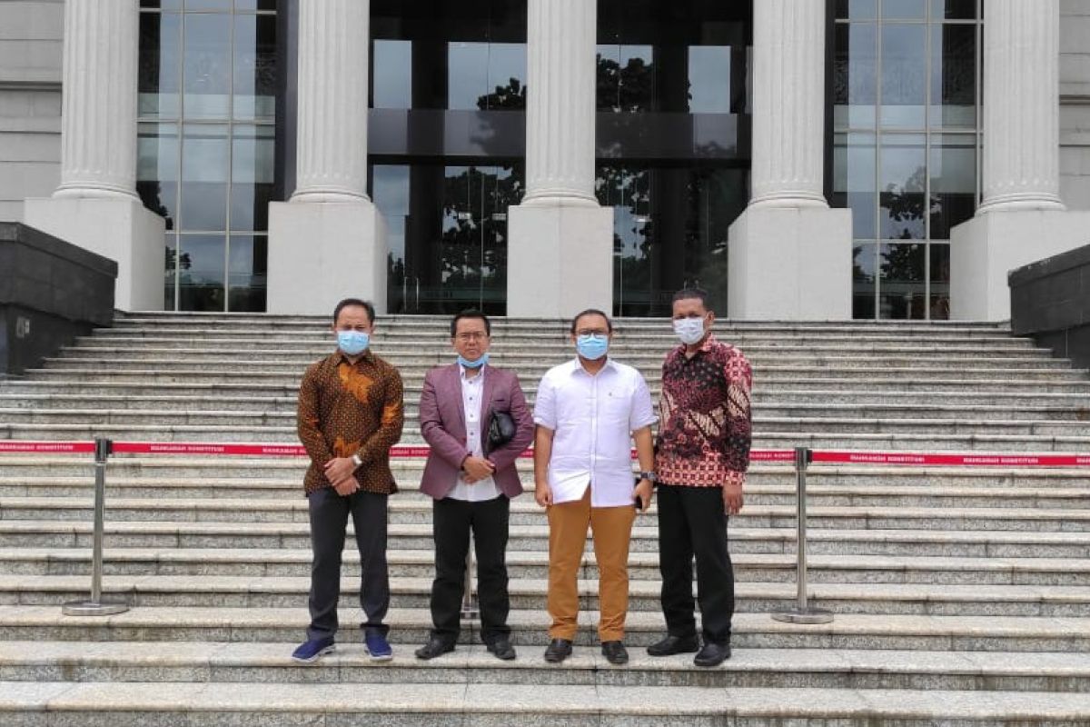 Pilkada Surabaya: Machfud-Mujiaman resmi daftarkan gugatan ke MK