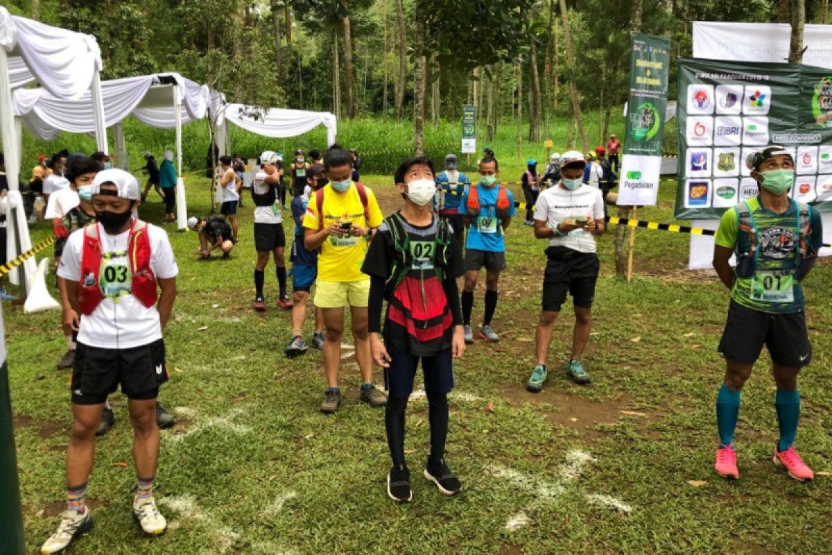 Rudi Febriady juarai lomba trail running