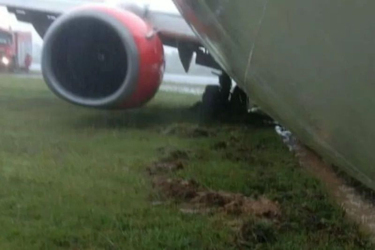 Pesawat Boeing 737-900ER Lion Air tergelincir di Lampung