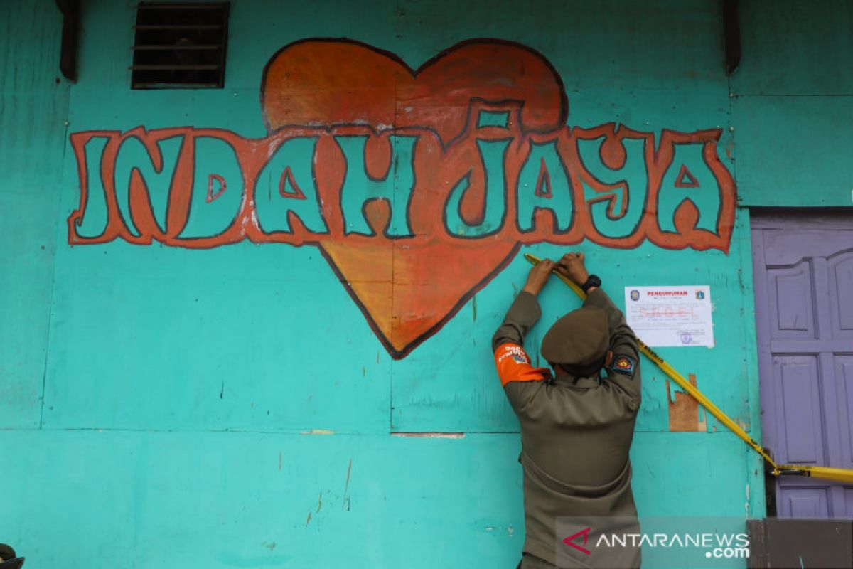 Kafe di Jaksel ditutup petugas akibat pelanggaran prokes