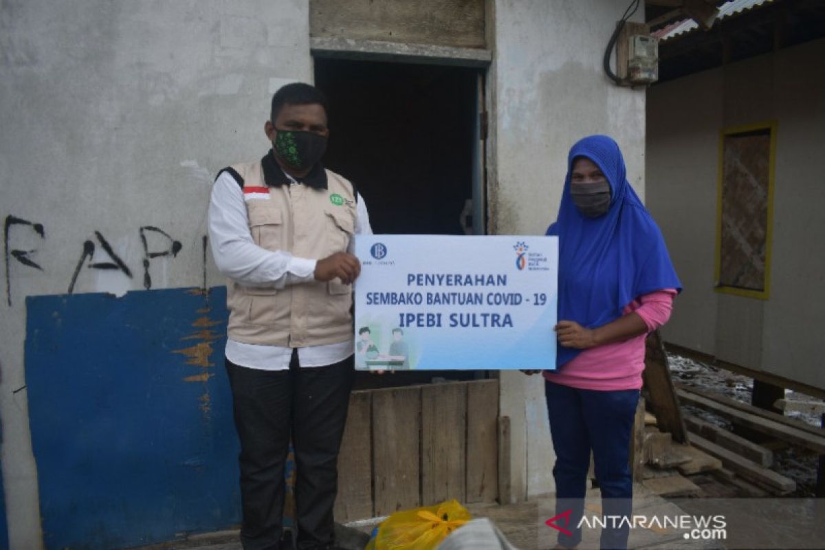 Bank Indonesia Sultra gandeng IZI salurkan 170 paket sembako ke warga pesisir