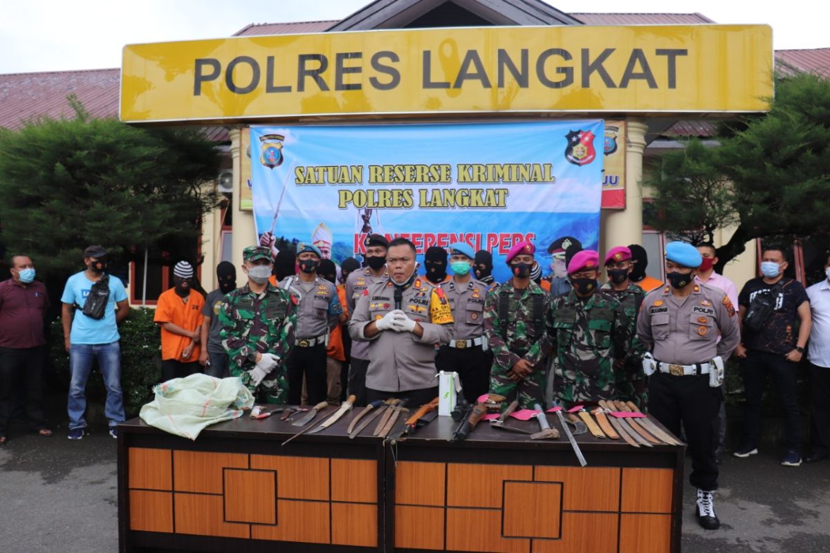 Polres Langkat amankan 48 preman bawa senjata tajam