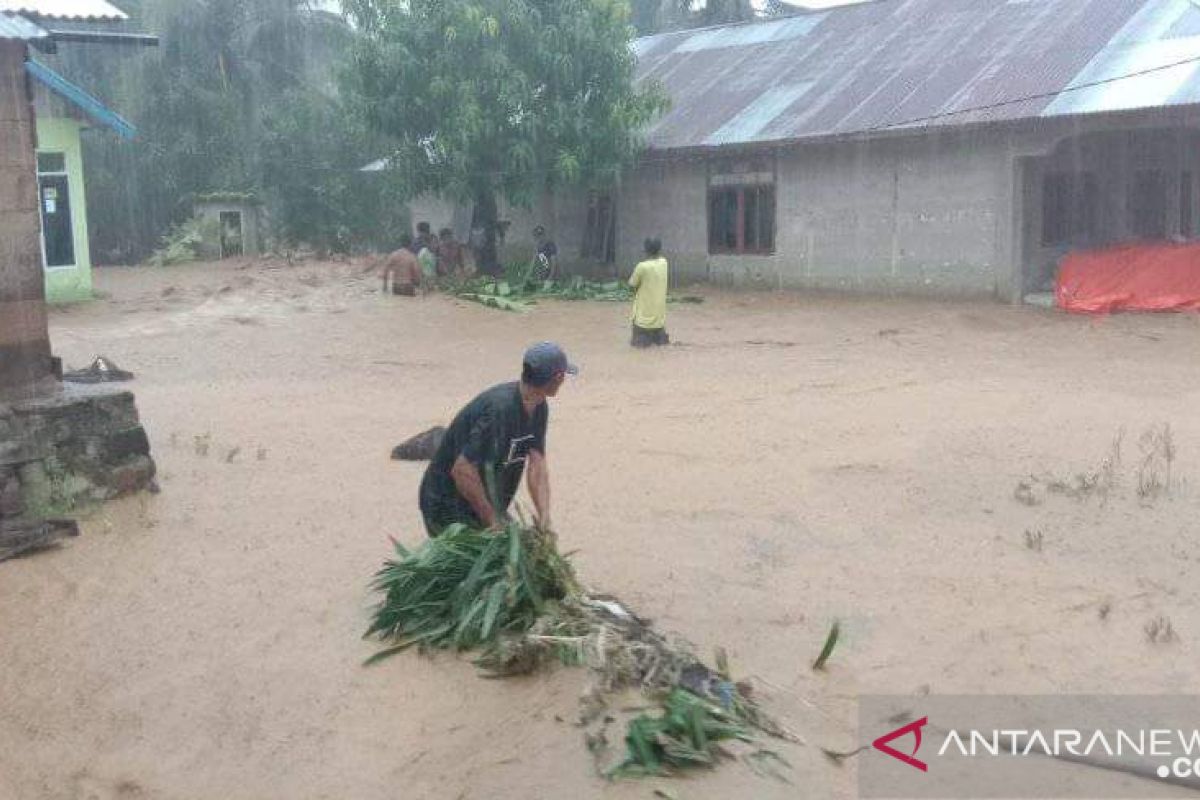 12 desa di Gorontalo Utara terendam banjir
