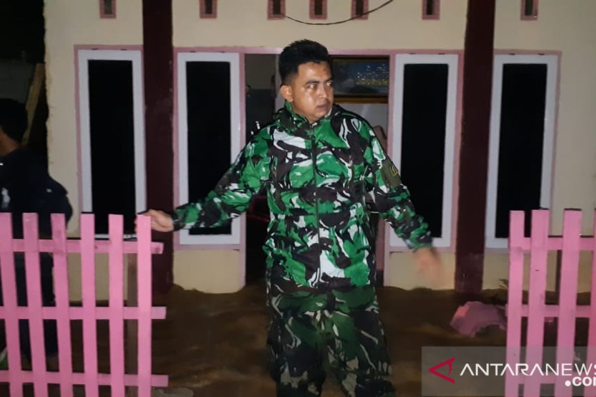 Dandim 1314 Gorontalo Utara pimpin evakuasi warga terdampak banjir