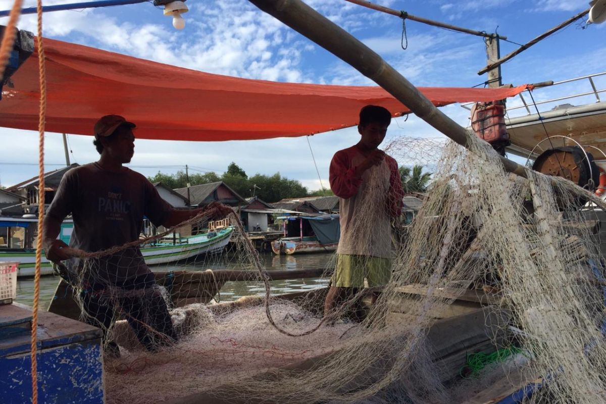 Tangkapan ikan Nelayan Karangantu menurun akibat cuaca buruk