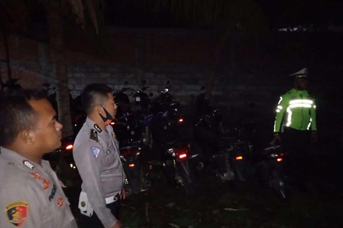 Aksi balap liar di Kayangan Lombok Timur dibubarkan polisi, puluhan motor ditahan