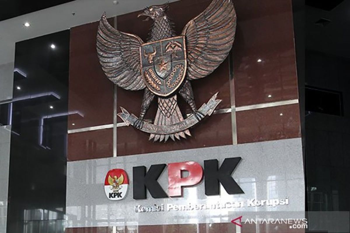 KPK panggil empat orang mantan Anggota DPRD Jabar dalam kasus proyek Indramayu