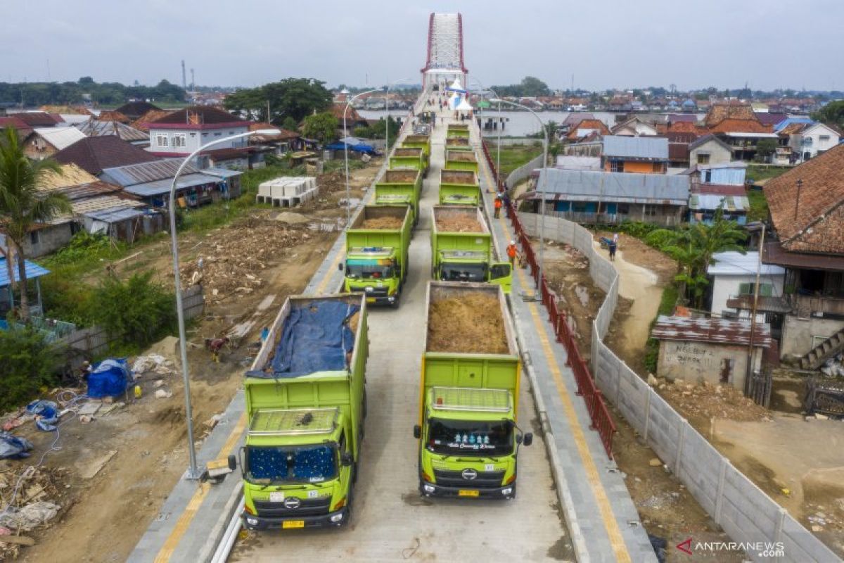 Sebelum resmi beroperasi jembatan Musi VI diuji beban