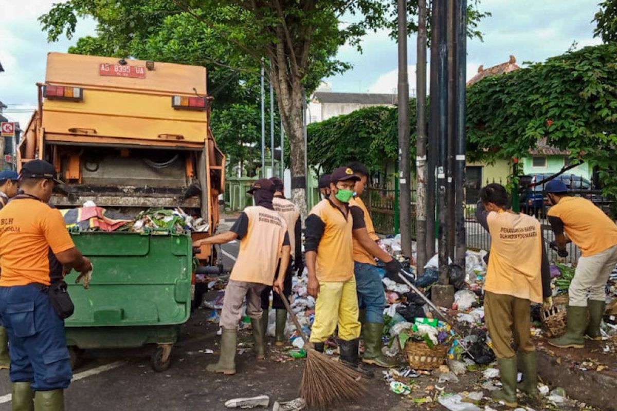 Yogyakarta mengebut normalisasi luberan sampah di TPS