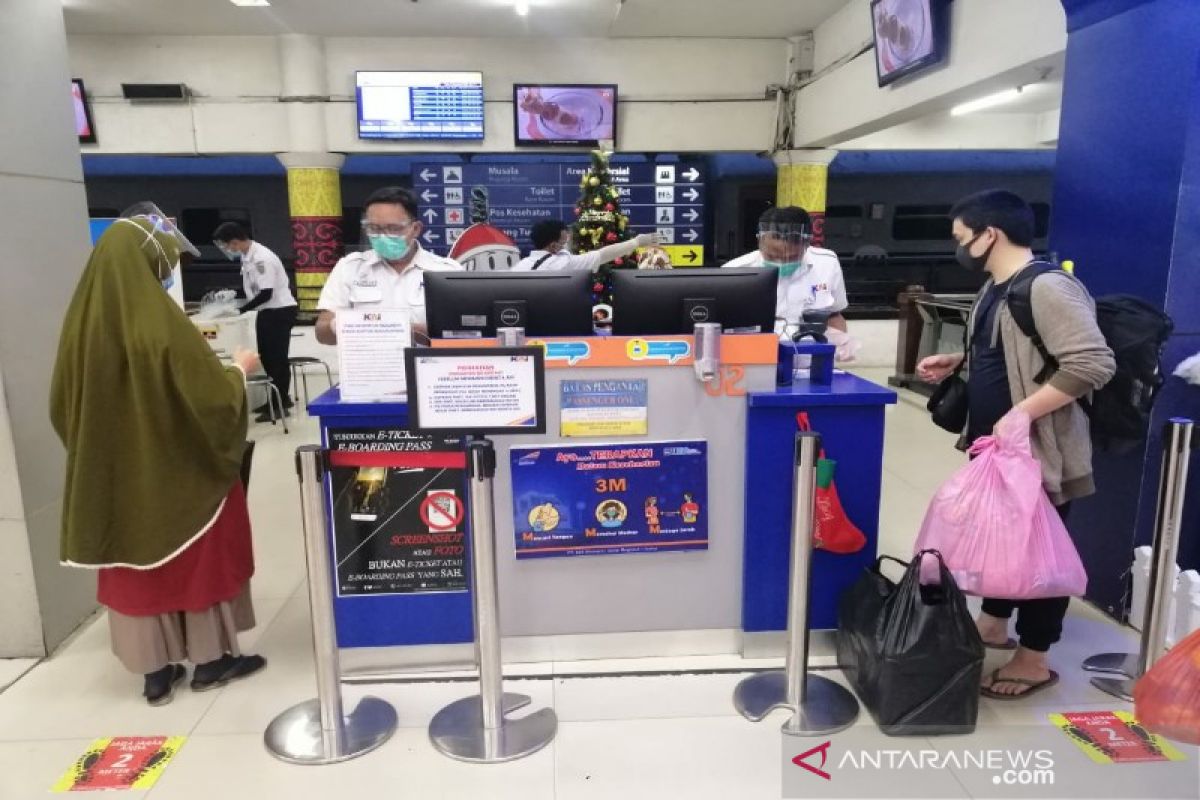 Jelang libur Natal dan Tahun Baru 2021 jumlah penumpang kereta api di Sumut masih terus bertambah