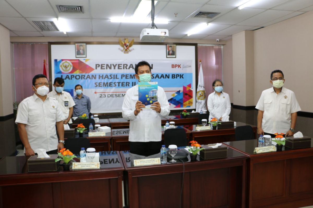 BPK Jatim serahkan LHP penanganan COVID-19 kepada delapan daerah