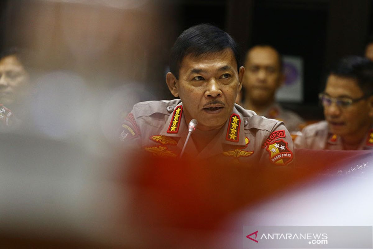 Police chief issues notice on FPI activity, symbol ban