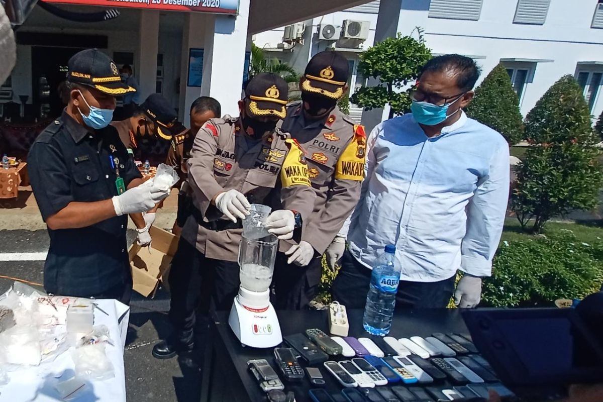 Kejari Aceh Utara musnahkan BB narkoba dengan cara diblender dan dibakar