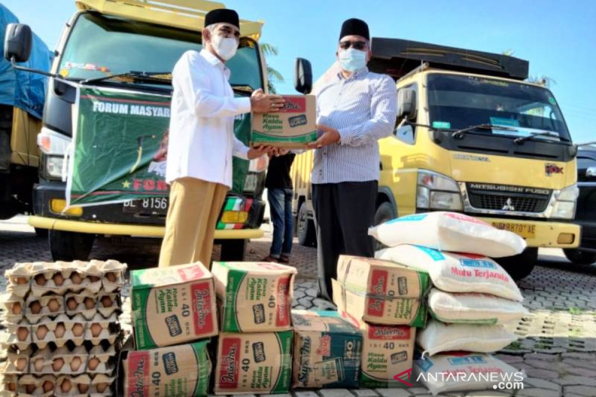 Ribuan korban banjir di Aceh Utara dan Aceh Timur terima bantuan beras