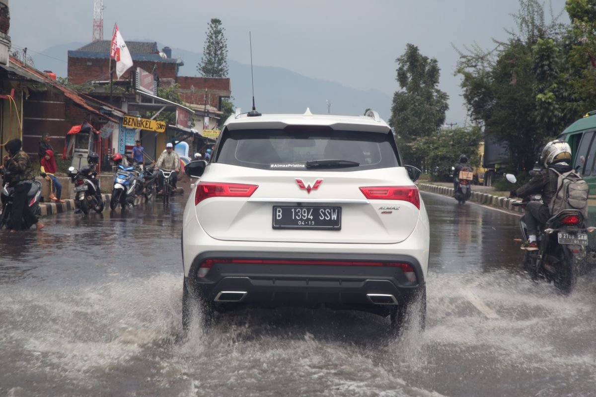 Fitur keselamatan terkini bantu mengemudi lebih aman di musim hujan