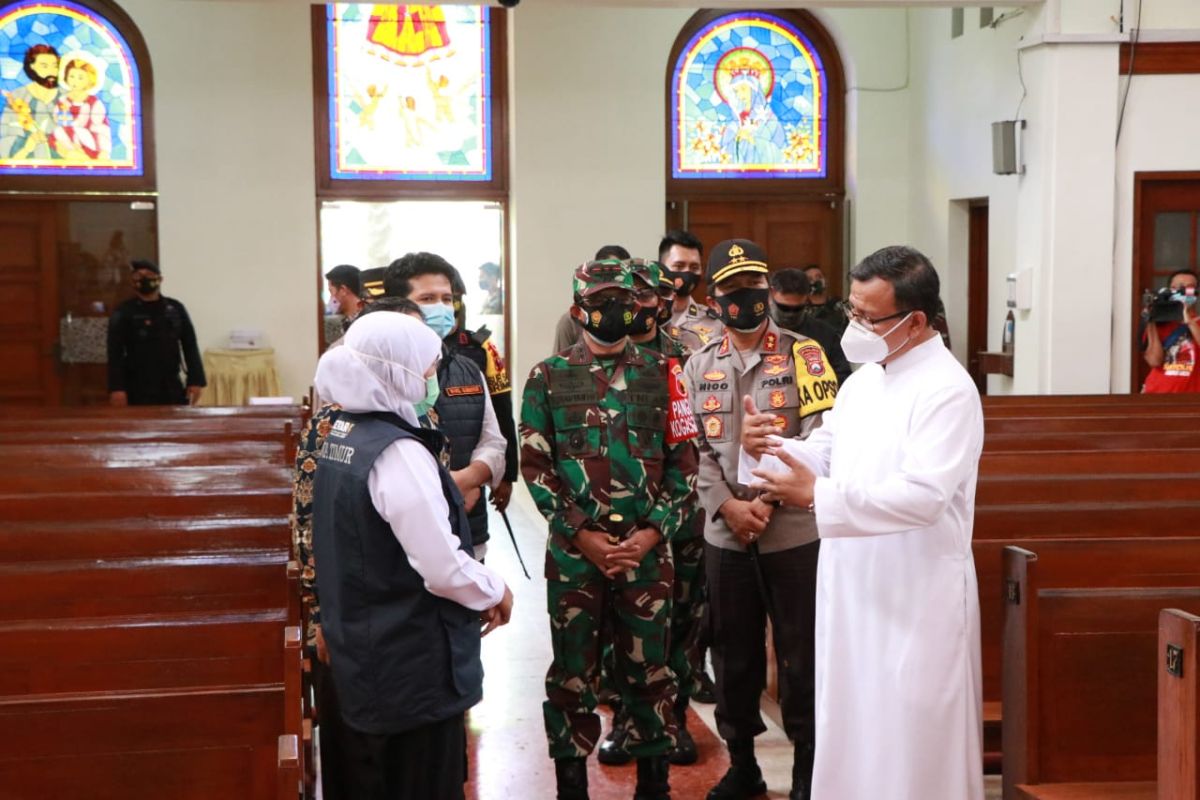 Forkopimda Jatim cek penerapan protokol kesehatan di gereja-gereja Surabaya