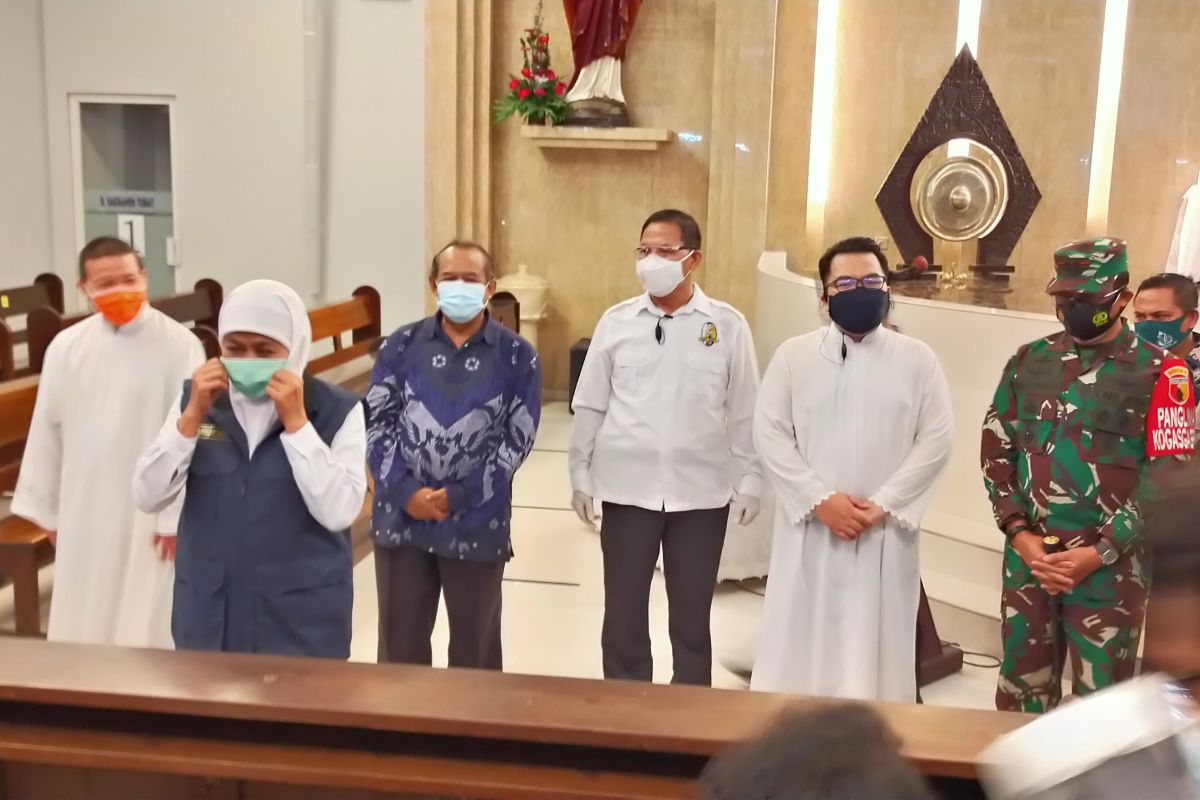 Gubernur Khofifah minta jemaat gereja terapkan protokol kesehatan