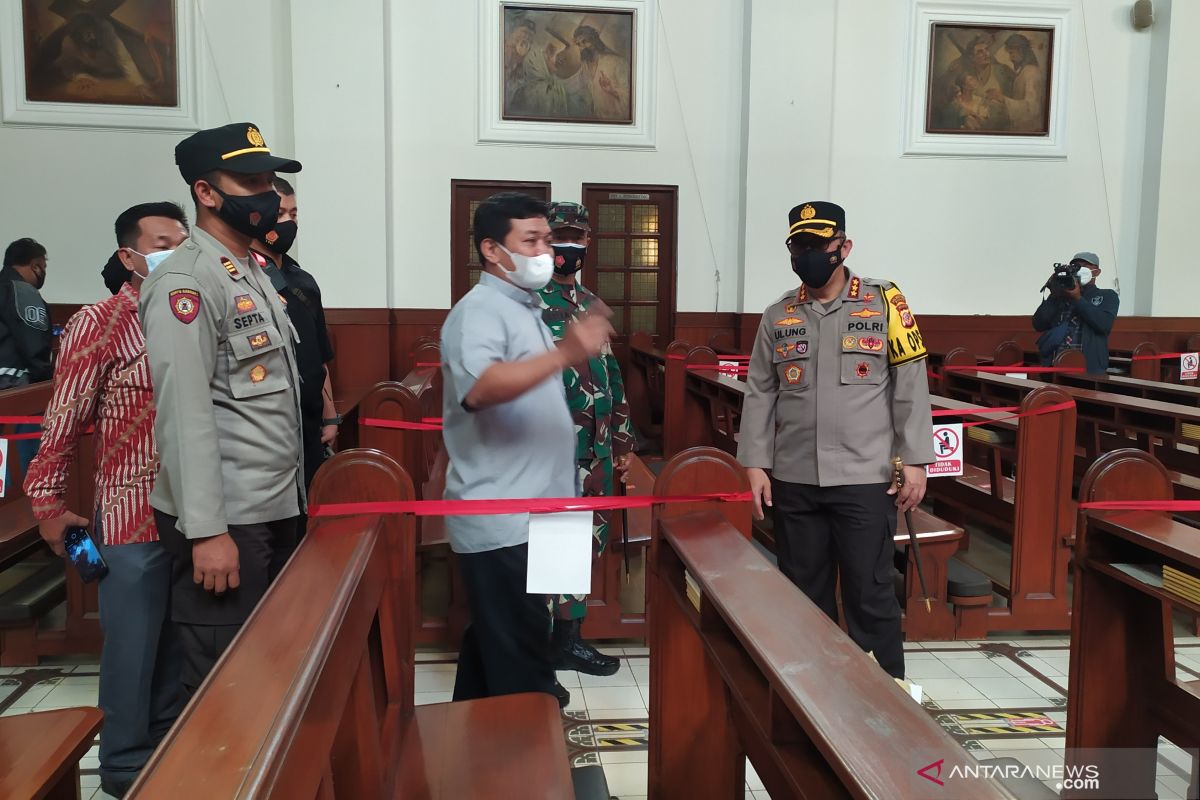 Polisi cek gereja di Bandung pastikan protokol kesehatan diterapkan