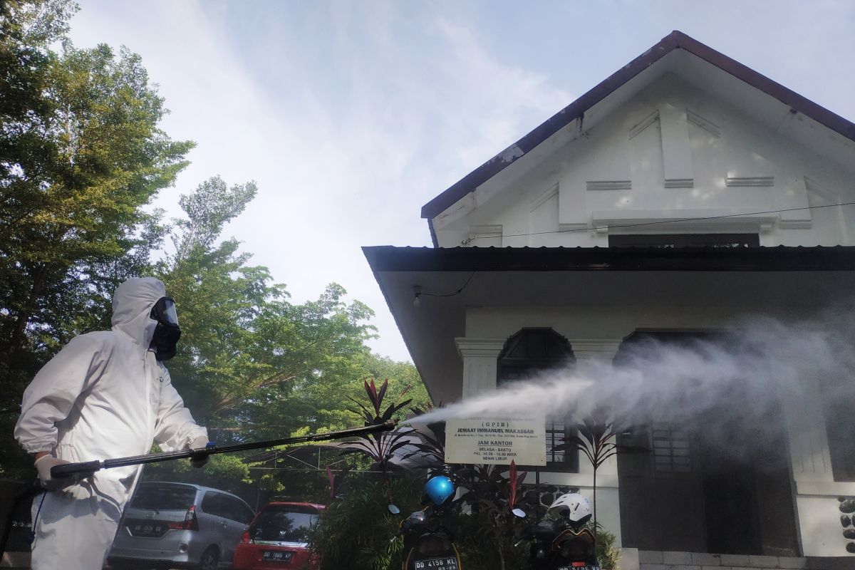 Misa Natal polisi sterilisasi 17 gereja di Kota Makassar