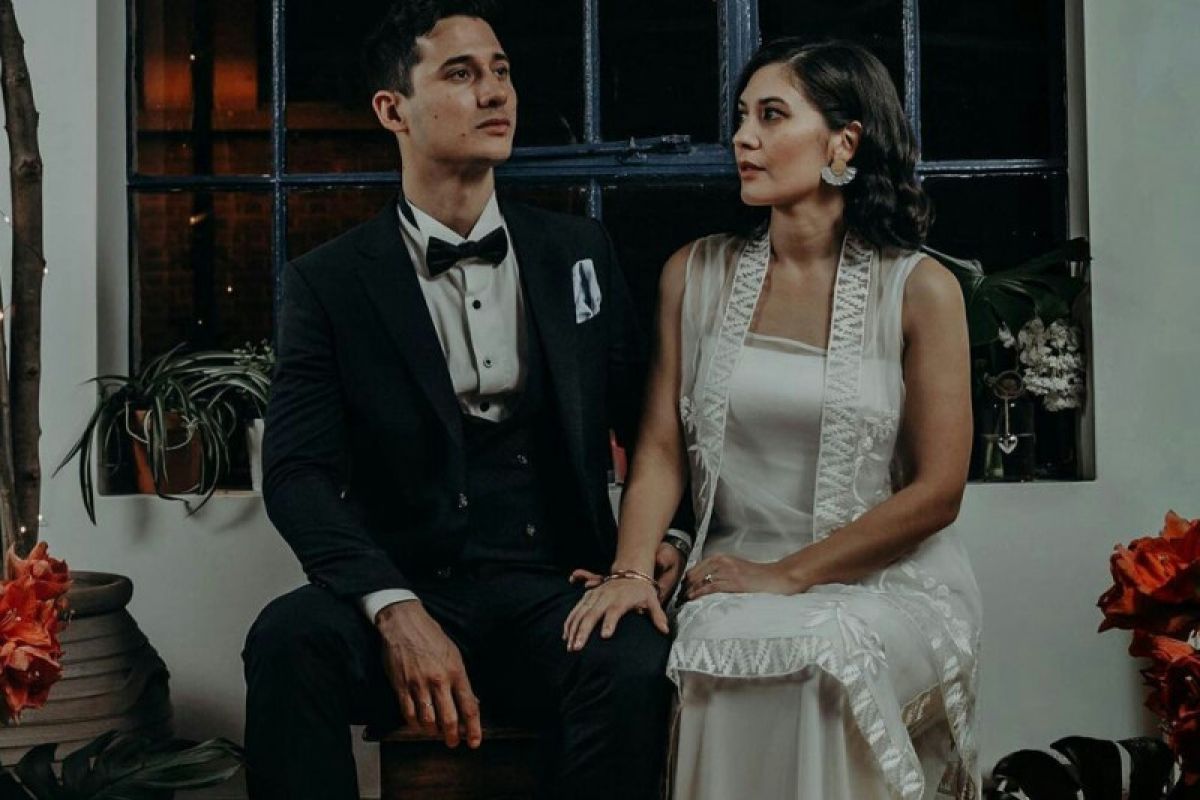 Pamer cincin, Hannah Al Rashid dan Nino Fernandez telah menikah?