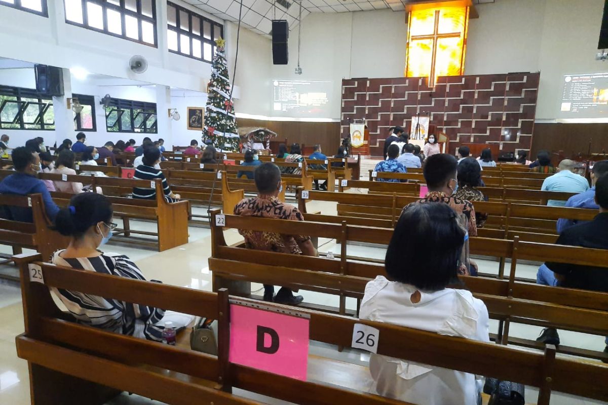 Gereja di Batam terapkan protokol kesehatan dalam ibadah malam Natal
