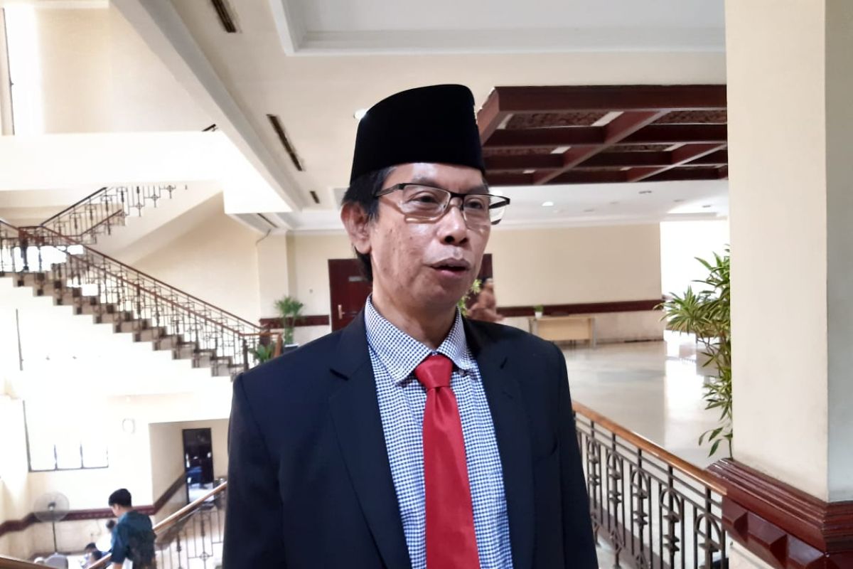 DPRD Surabaya tunggu surat penunjukan Whisnu sebagai Plt Wali Kota