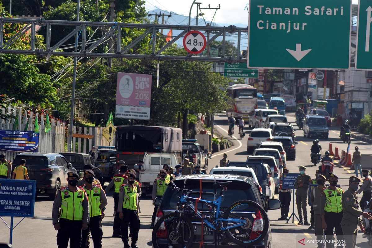 Wisatawan tak kantongi surat rapid test antigen disuruh putar balik