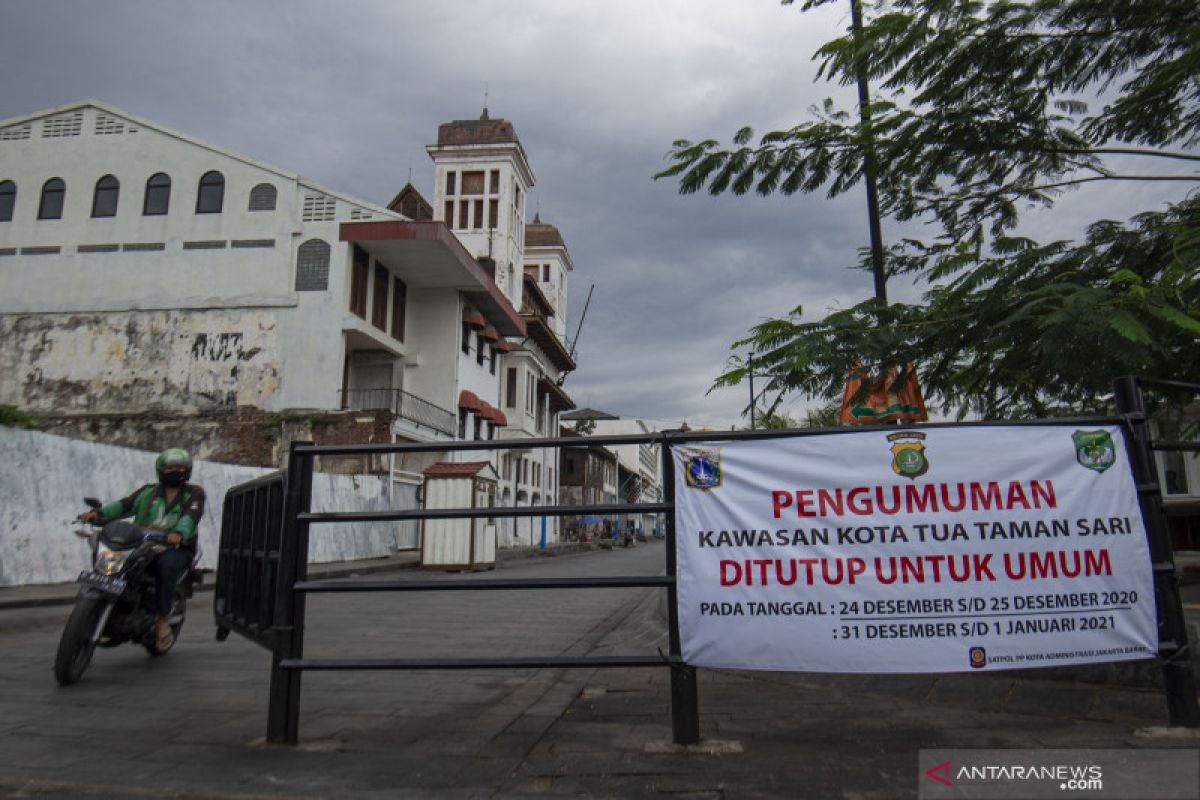 Pemkot Jakbar tutup tempat publik saat libur Natal Tahun Baru