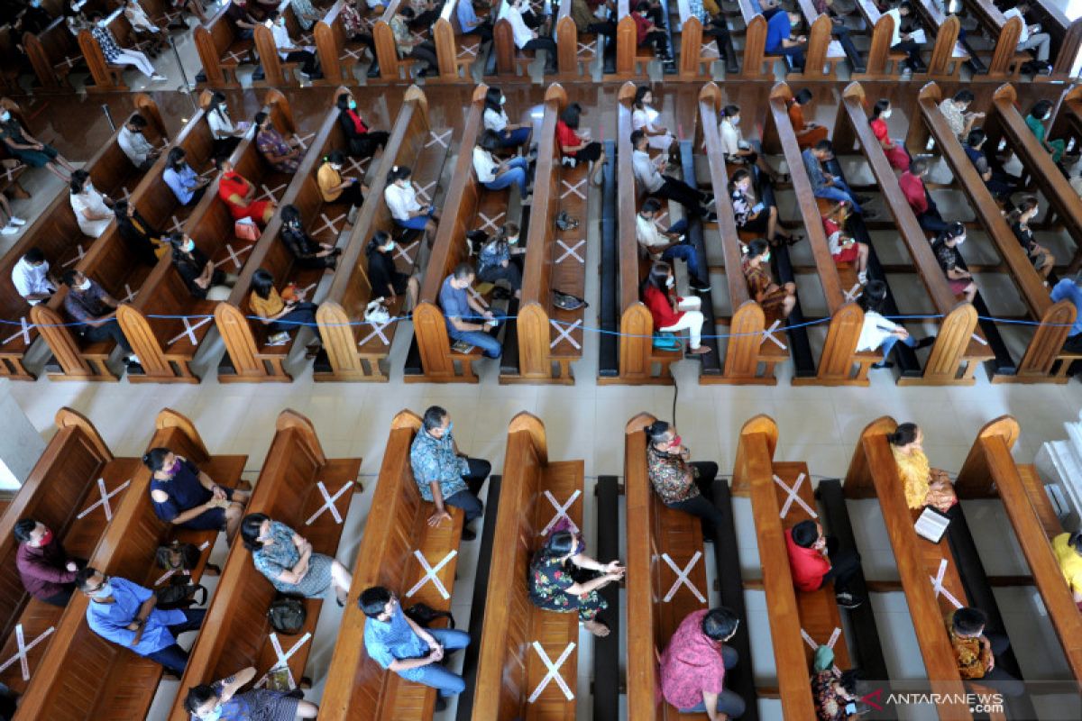 PPKM Level 3, kapasitas ibadah Natal di gereja dibatasi 50 persen