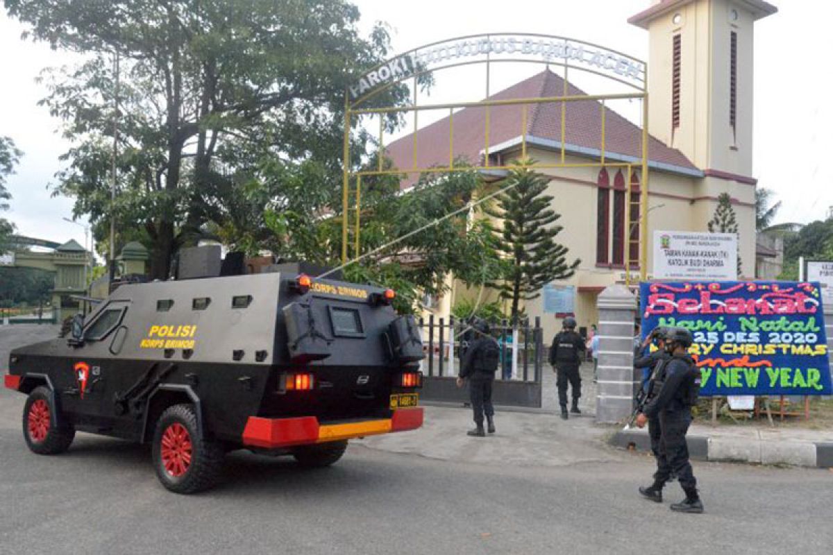 Pengamanan  Gereja jelang Misa malam Natal di Aceh