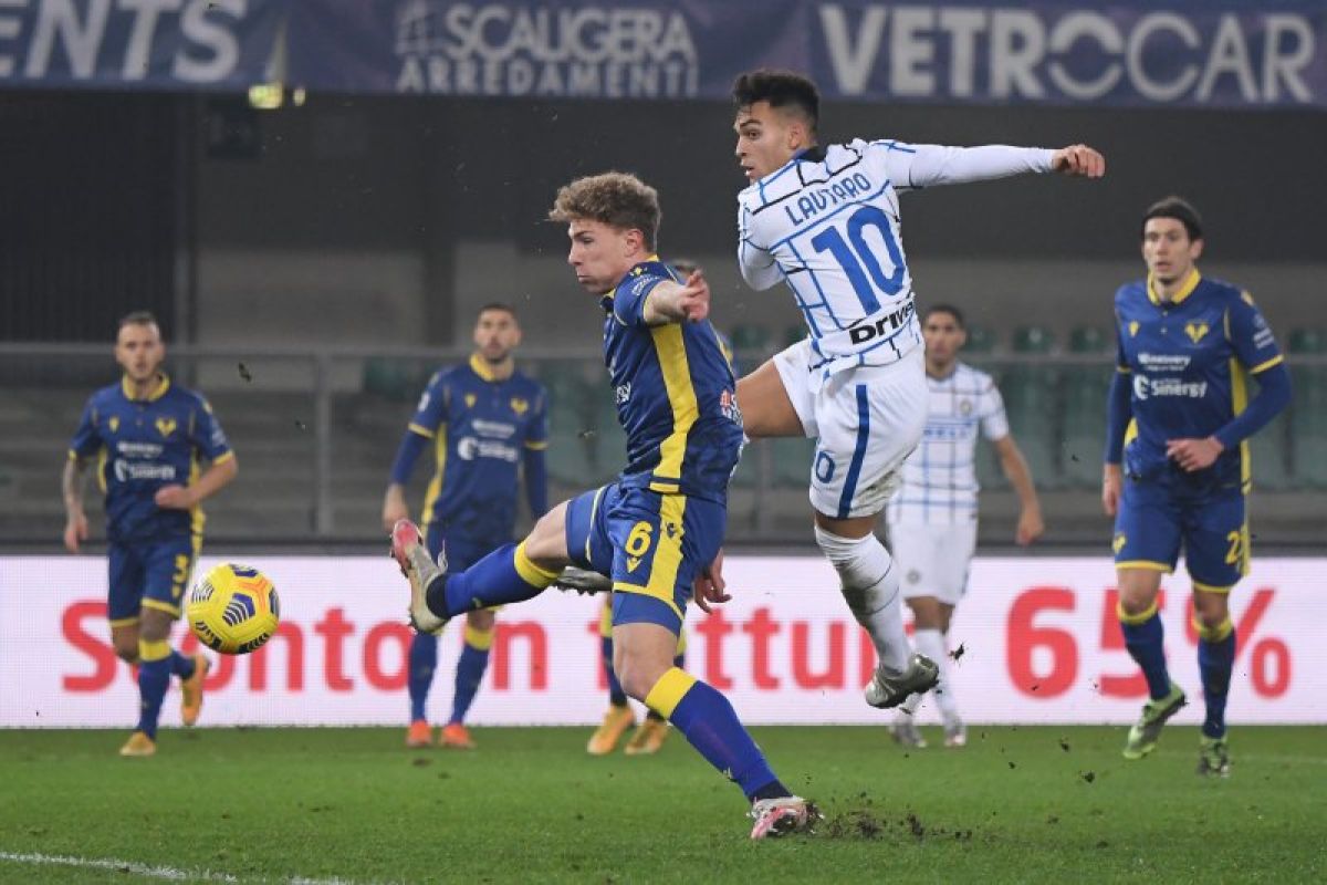 Inter Milan rebut pucuk klasemen usai taklukkan Verona 2-1