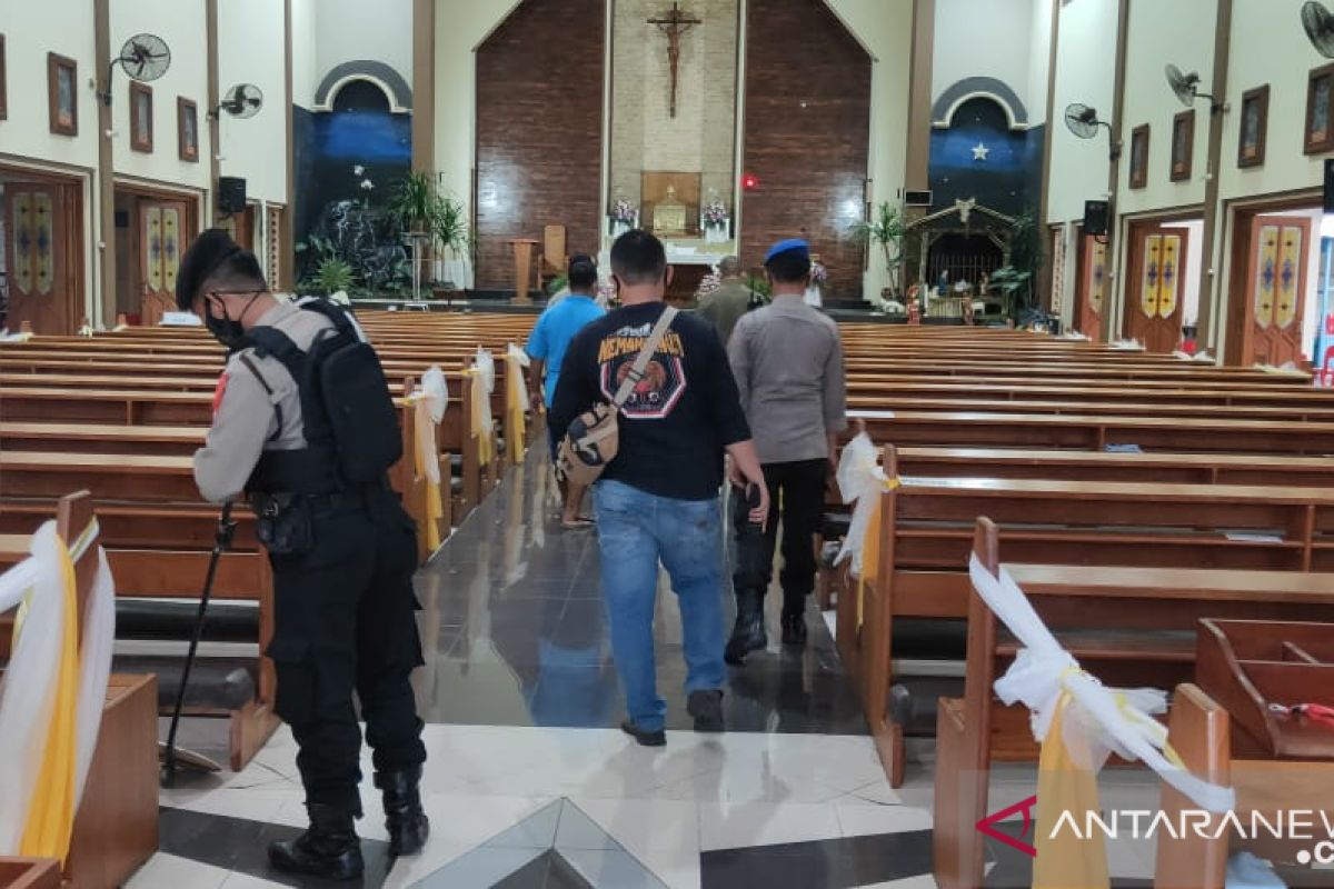 Pengamanan Natal, polisi Situbondo sterilisasi gereja