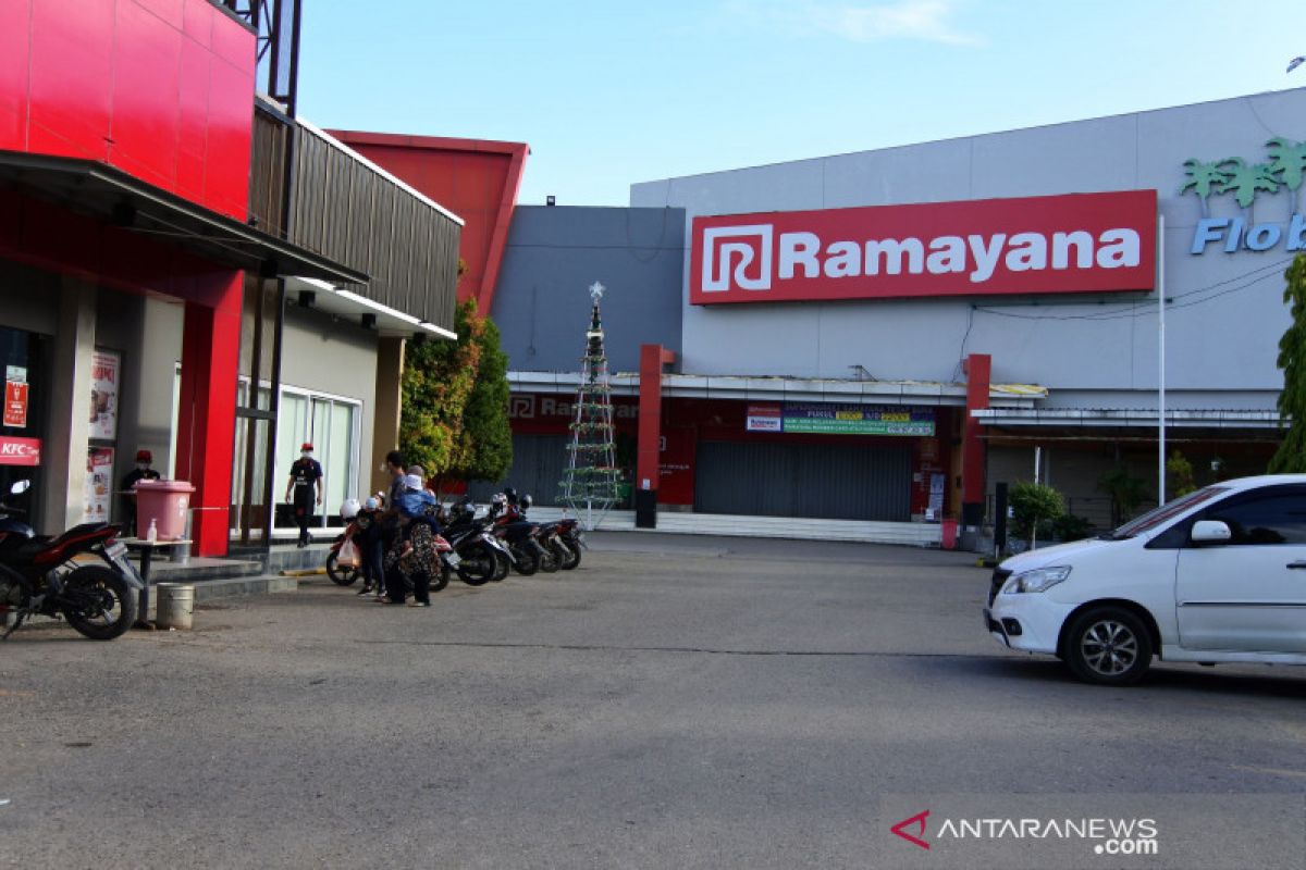 Mall dan toko  ditutup jelang perayaan Natal cegah COVID-19