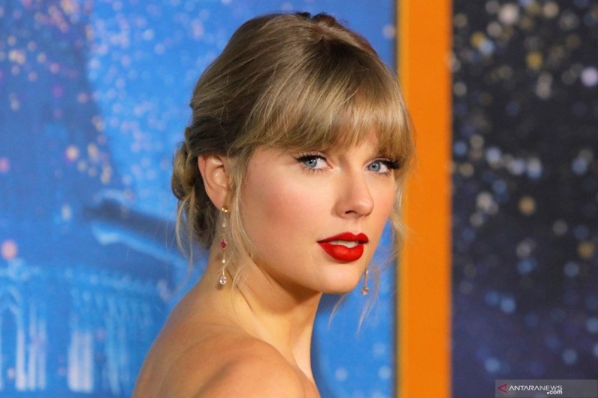 Taylor Swift raih rekor album terlaris lewat album "Folklore" & "Evermore"