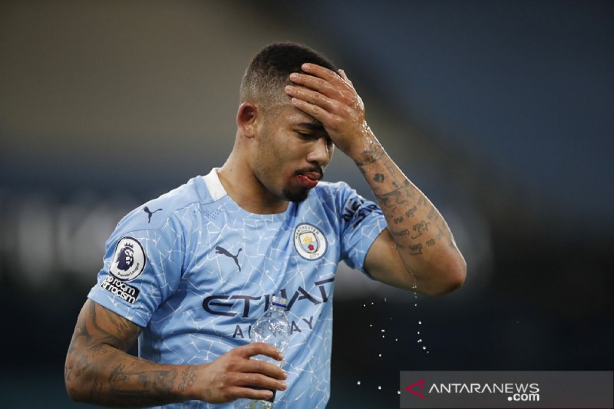 Gabriel Jesus dan Kyle Walker positif terinfeksi COVID-19