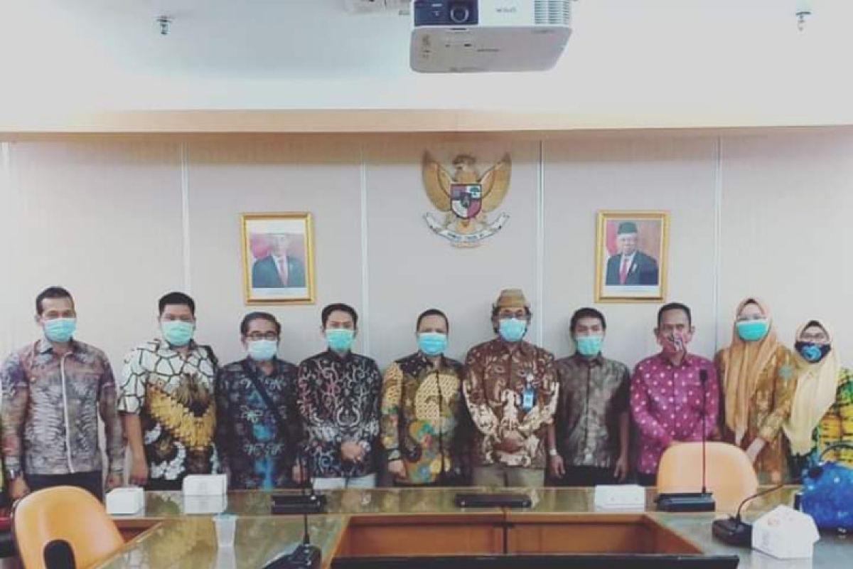 Banjarmasin DPRD delivers contract teacher's grievances to Education Ministry