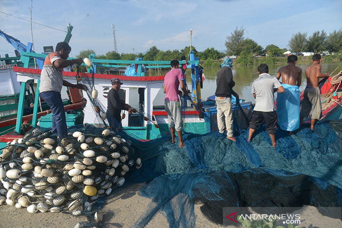 Larangan melaut sambut peringatan tsunami