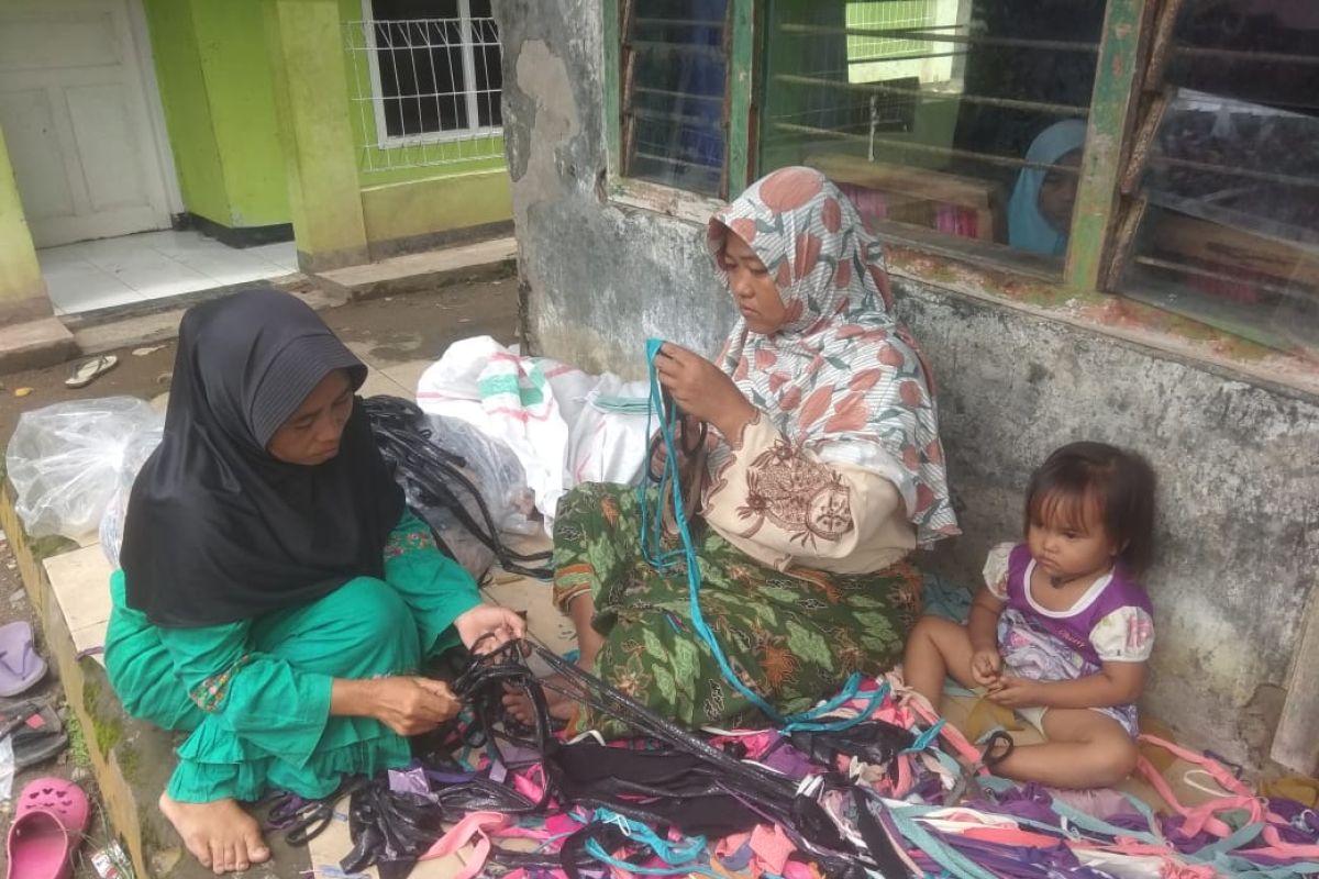 Perajin keset Lebak ciptakan lapangan kerja untuk warga lokal