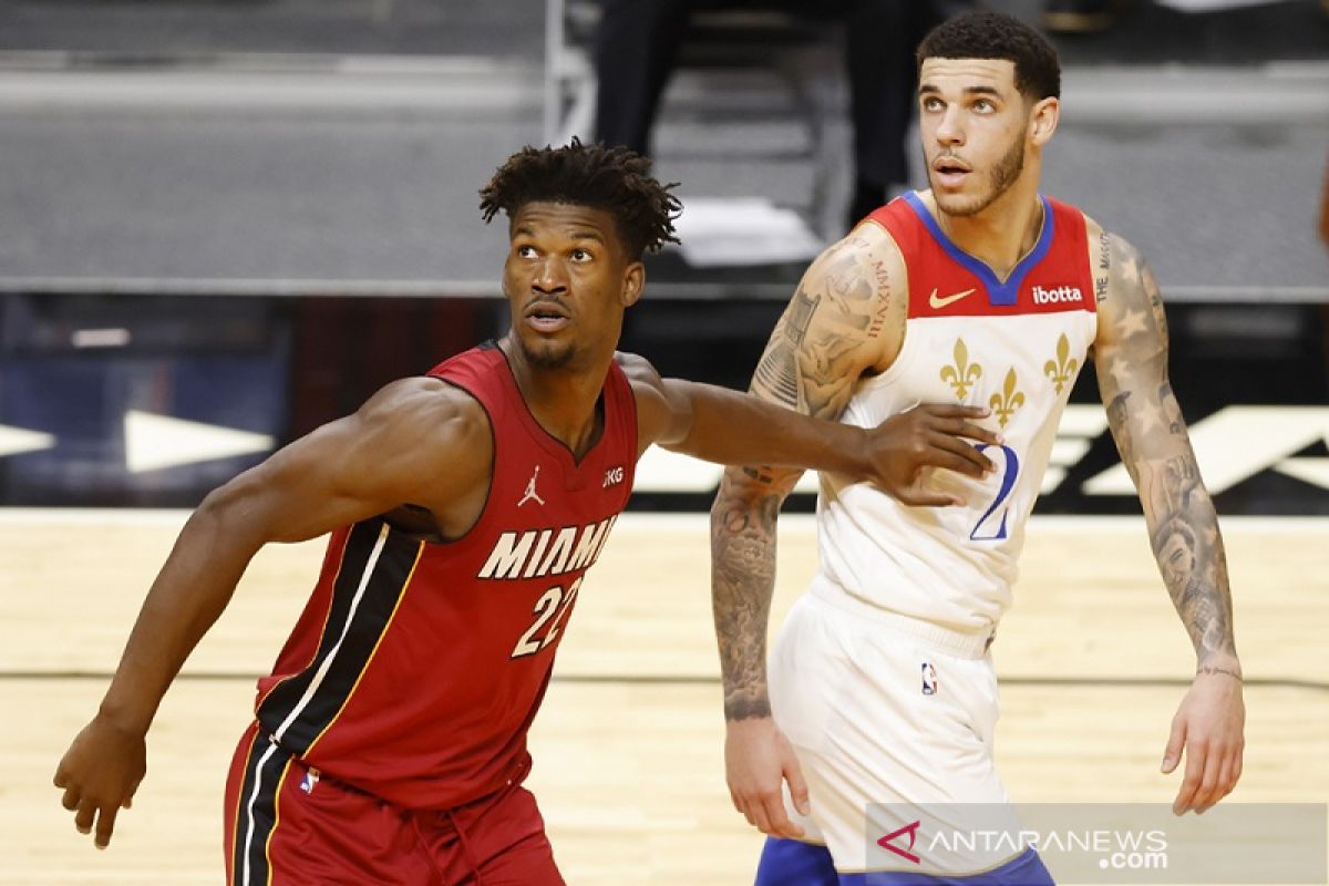 Heat menaklukkan Pelicans 111-98 kendati Jimmy Butler tidak tampil penuh