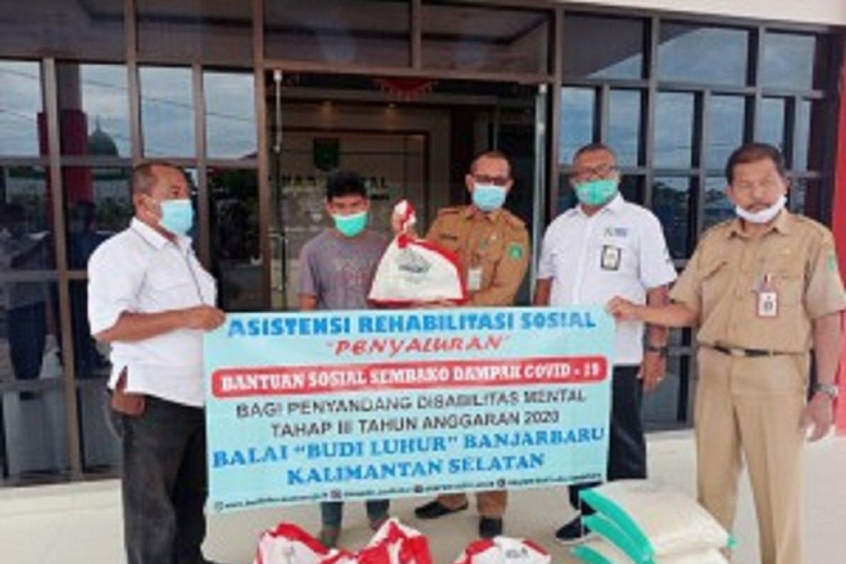 Citizens with disabilities in Tanah Bumbu receive social assistance