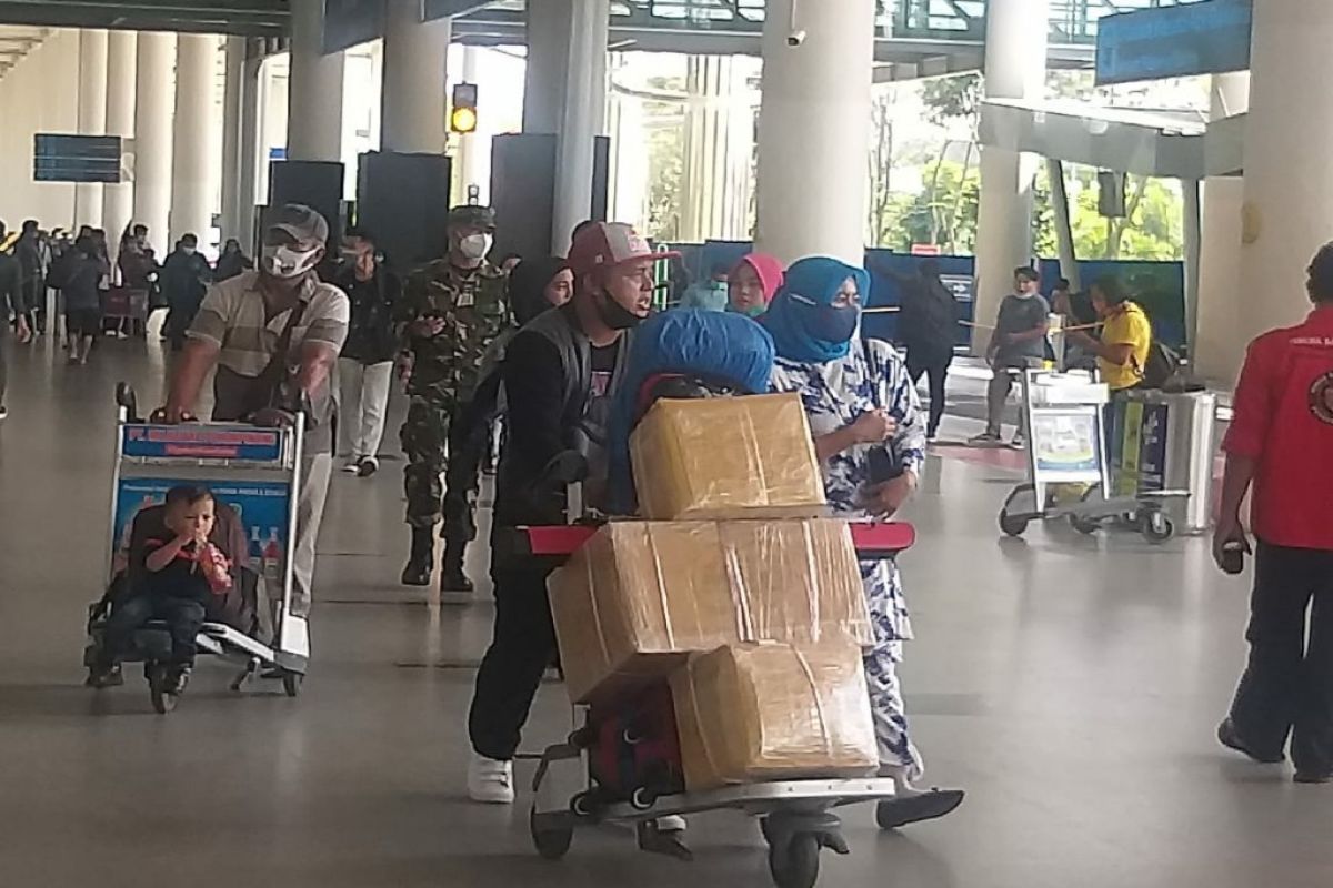 Penumpang mudik di Bandara Kualanamu Deli Serdang masih terus ramai